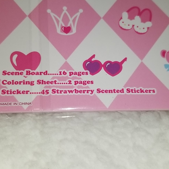 Hello Kitty Gift Set - Picture 3 of 7